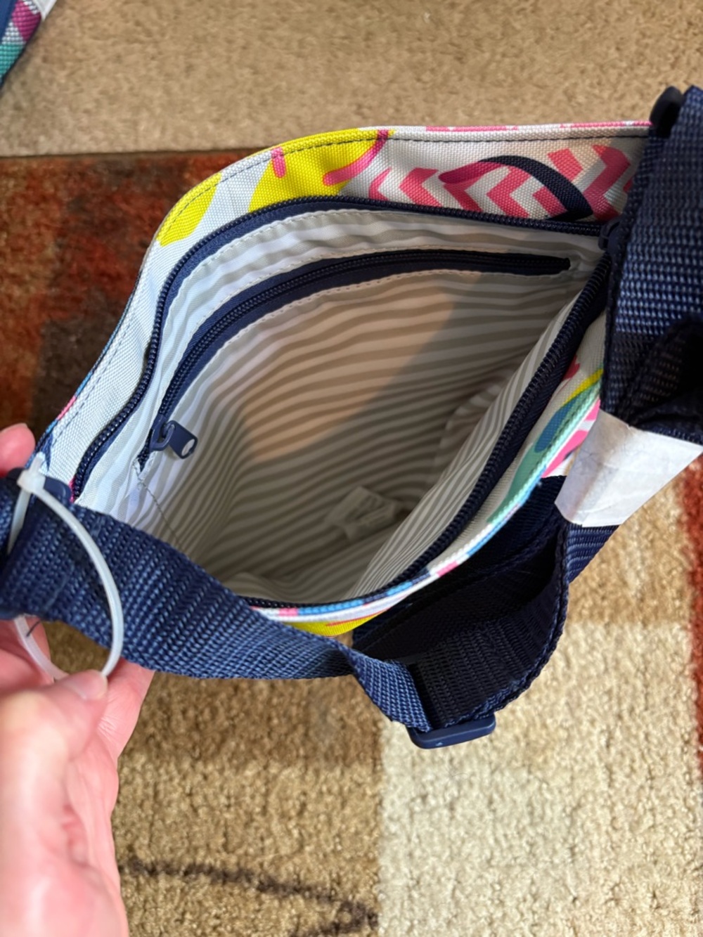 Geckobrands Flip-Flop Print Drawstring Backpack, Crossbody bag & Pouch Set - Picture 8 of 8